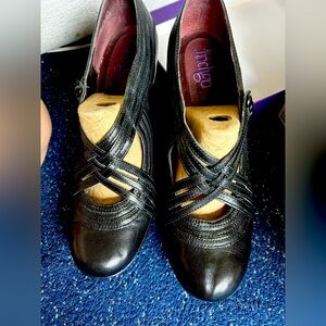 Size 12 black heels, vintage style
